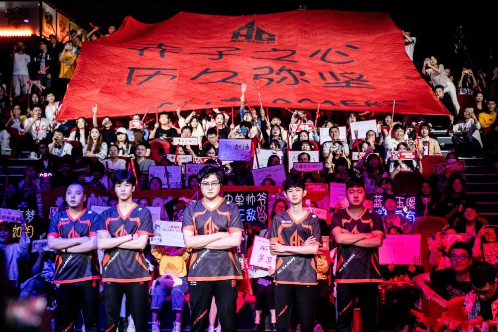 外网热议BLG横扫C9：我们从未真正摆脱过LCK vs LPL的洲际赛